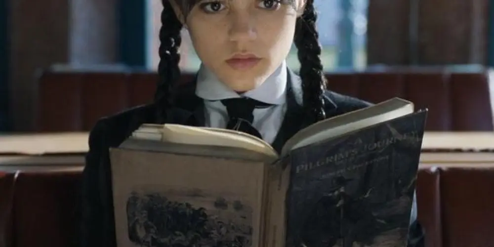 Filmes, Séries, animes e Livros.